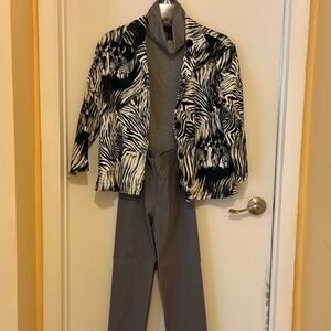 GORGEOUS THREE PIECE SET, JACKET, TURTLE NECK, AND PANTS, SHADES OF GRAY